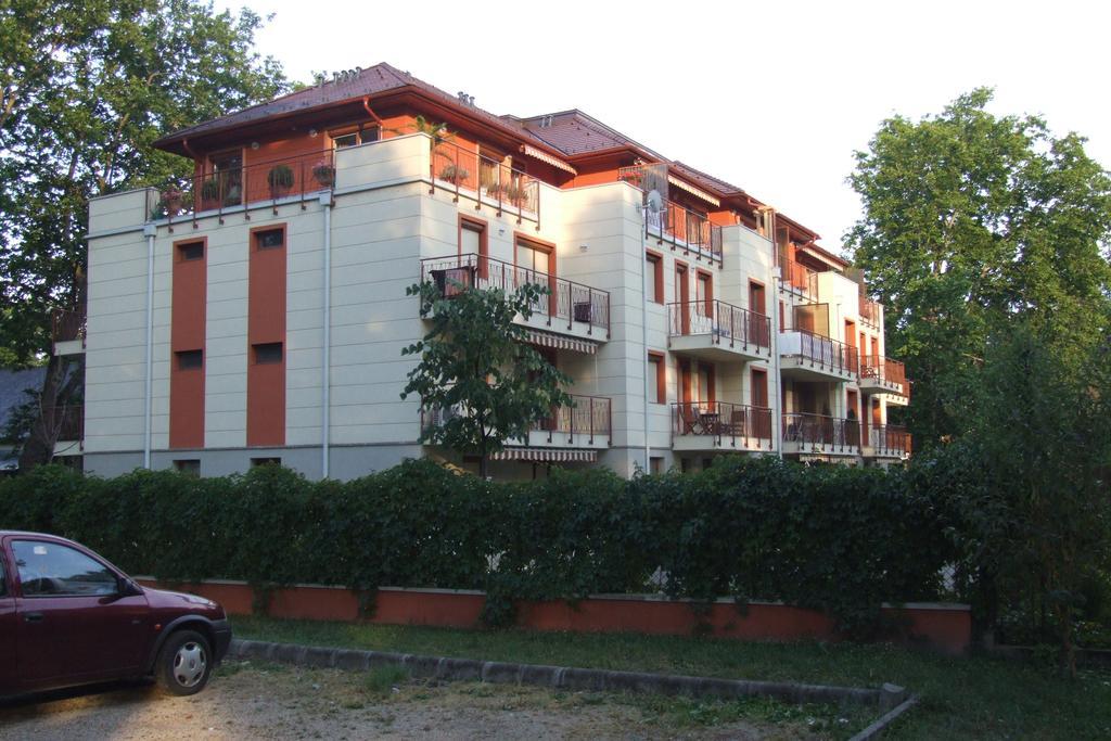 Villa Palazzo Apartments Siófok Exterior foto